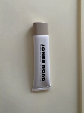 NEW IN BOX & SEALED Jones Road Just Enough Tinted Moisturizer In Alabaster